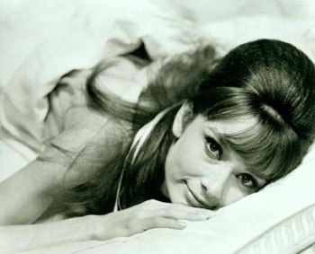 altro-che-bisturi-per-rimanere-giovani-basta-avere-le-guance-paffute-come-angelina-jolie-foto1.jpg