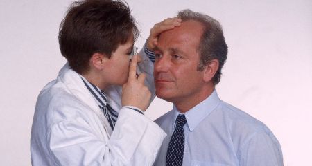 controllo-medico-anziano