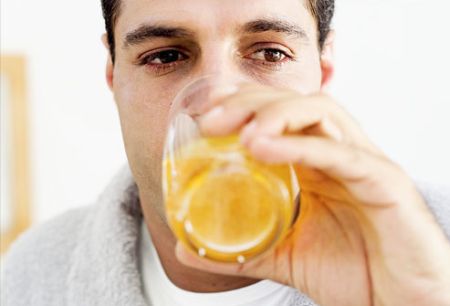 bere succo di frutta