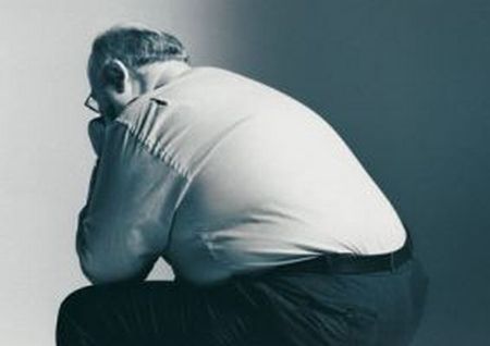 uomo grasso depresso