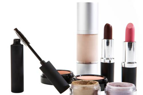 Pelle grassa fondotinta cosmetici migliori