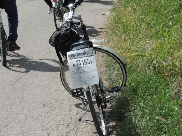 bici stop rifiuti tossici
