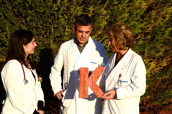Fattore K pazienti medici uniti contro cancro (Video)